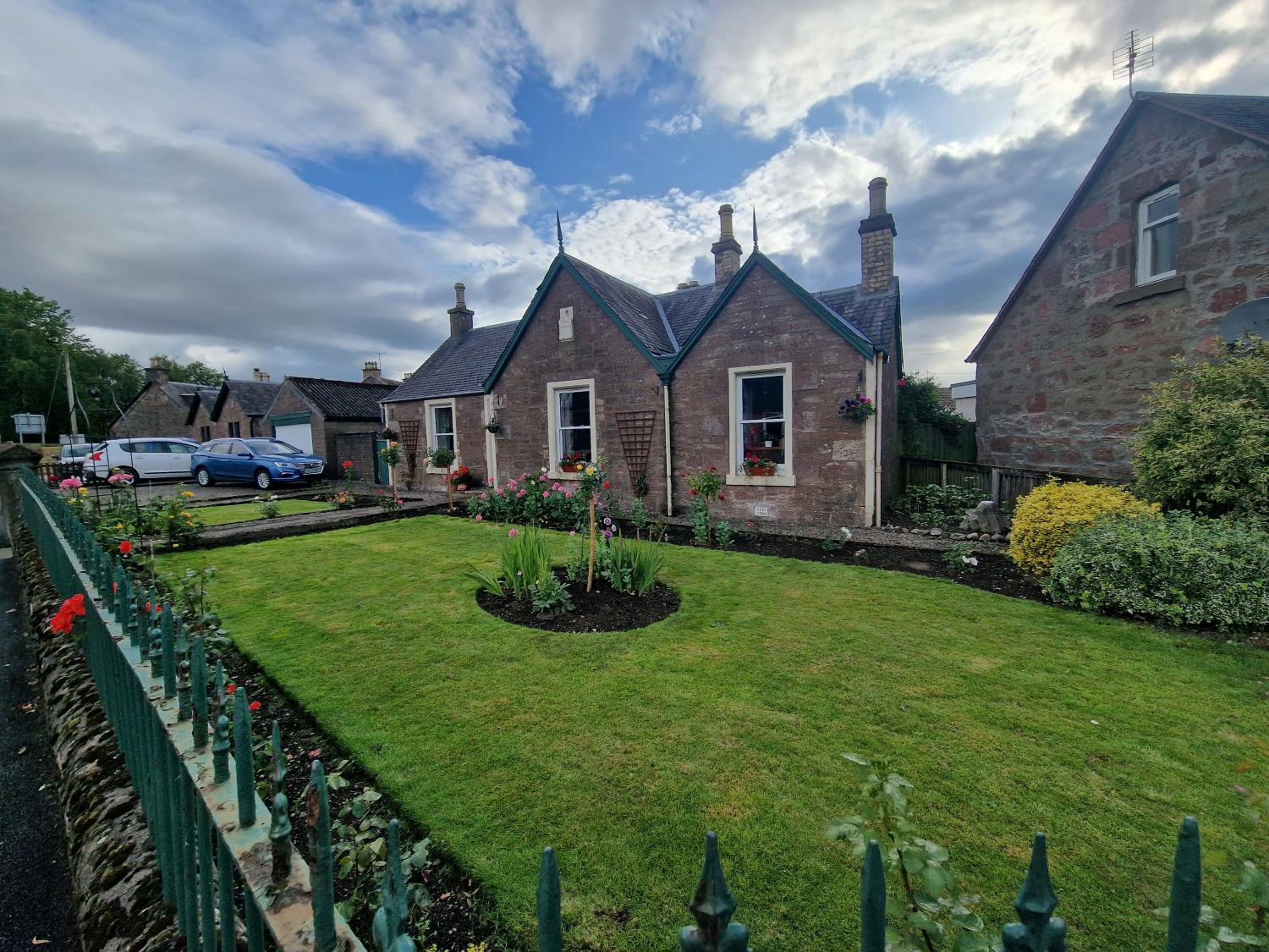 Isla Rose Cottage view 4