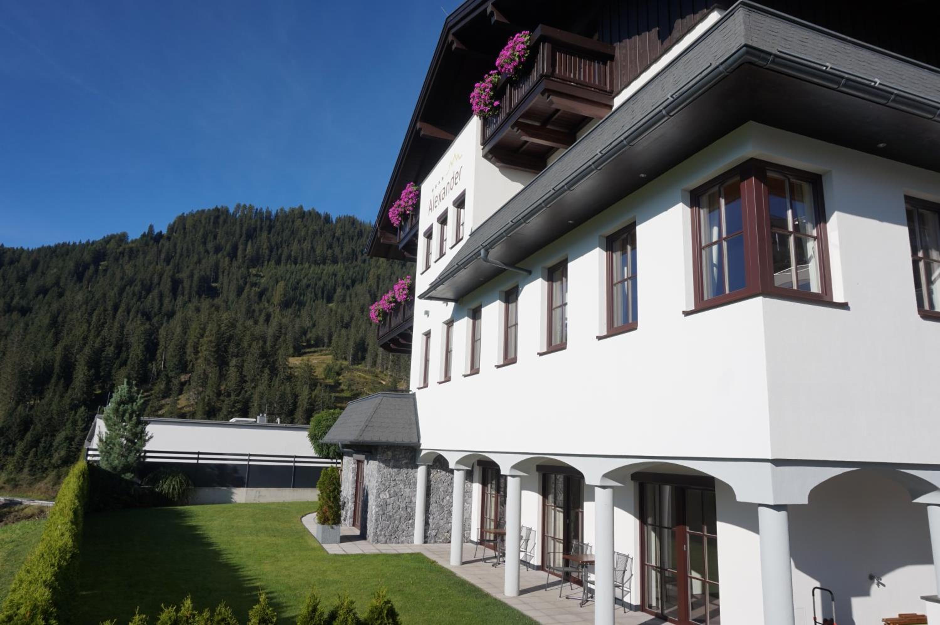 Appartements Alexander view 2