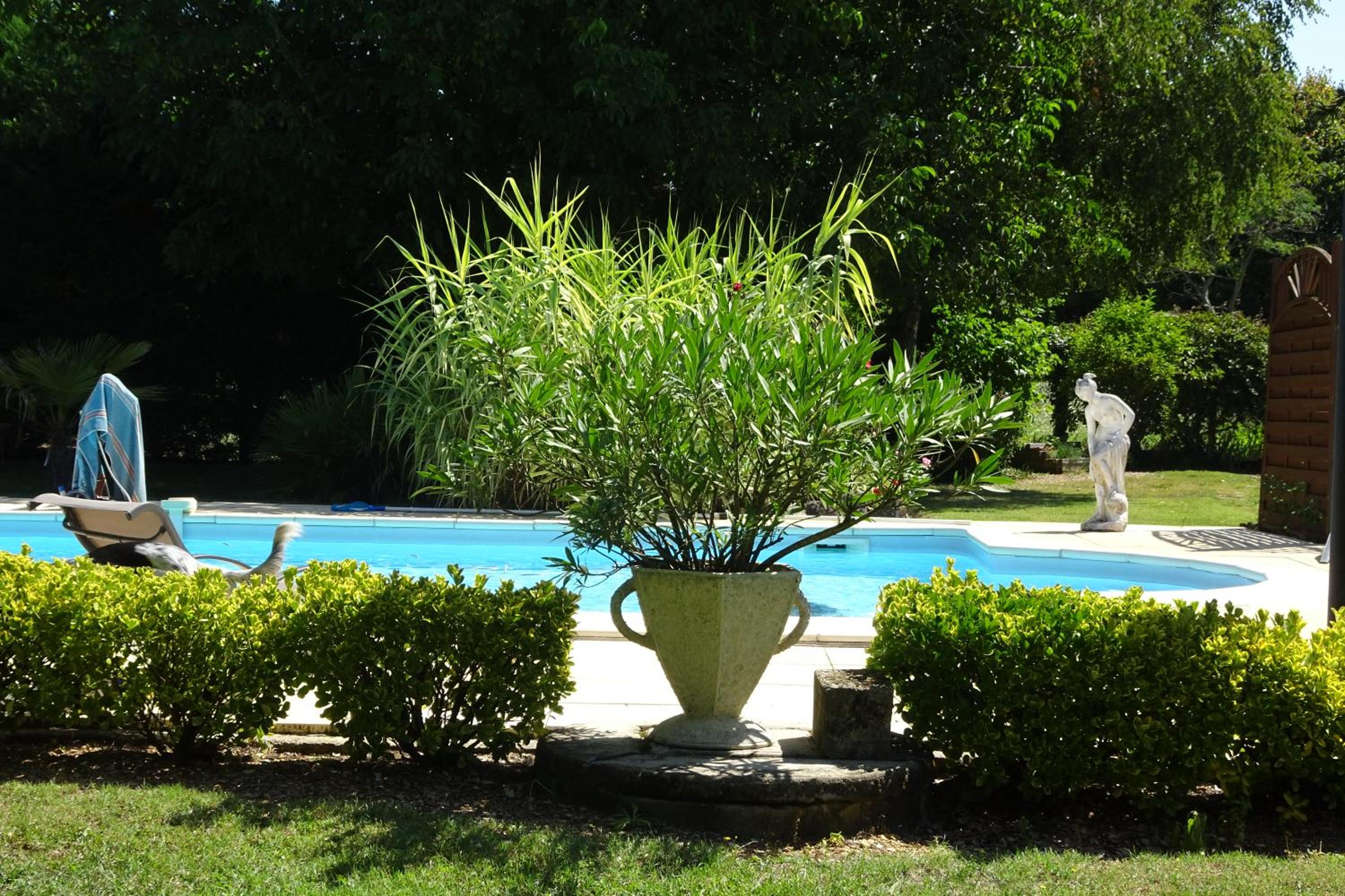 Suite privée dans spacieuse maison du Périgord, avec piscine