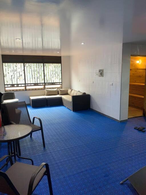 Apartaestudio - acogedor- Pool- Gym