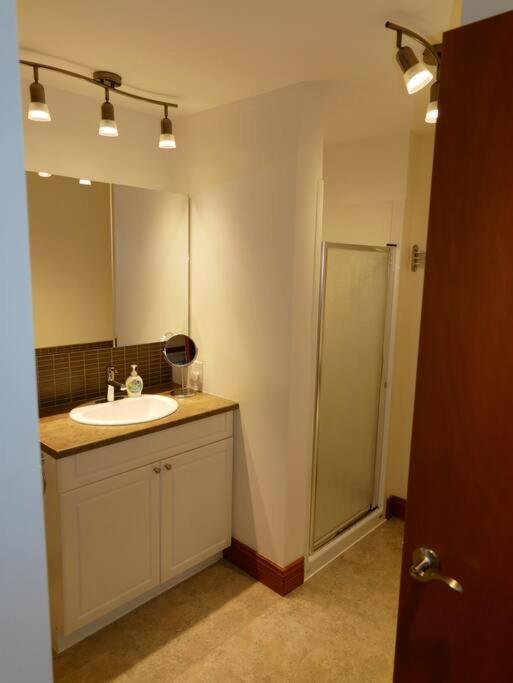 Equipped condo du lac St-Pierre à Mont-Carmel, Kamouraska RCM