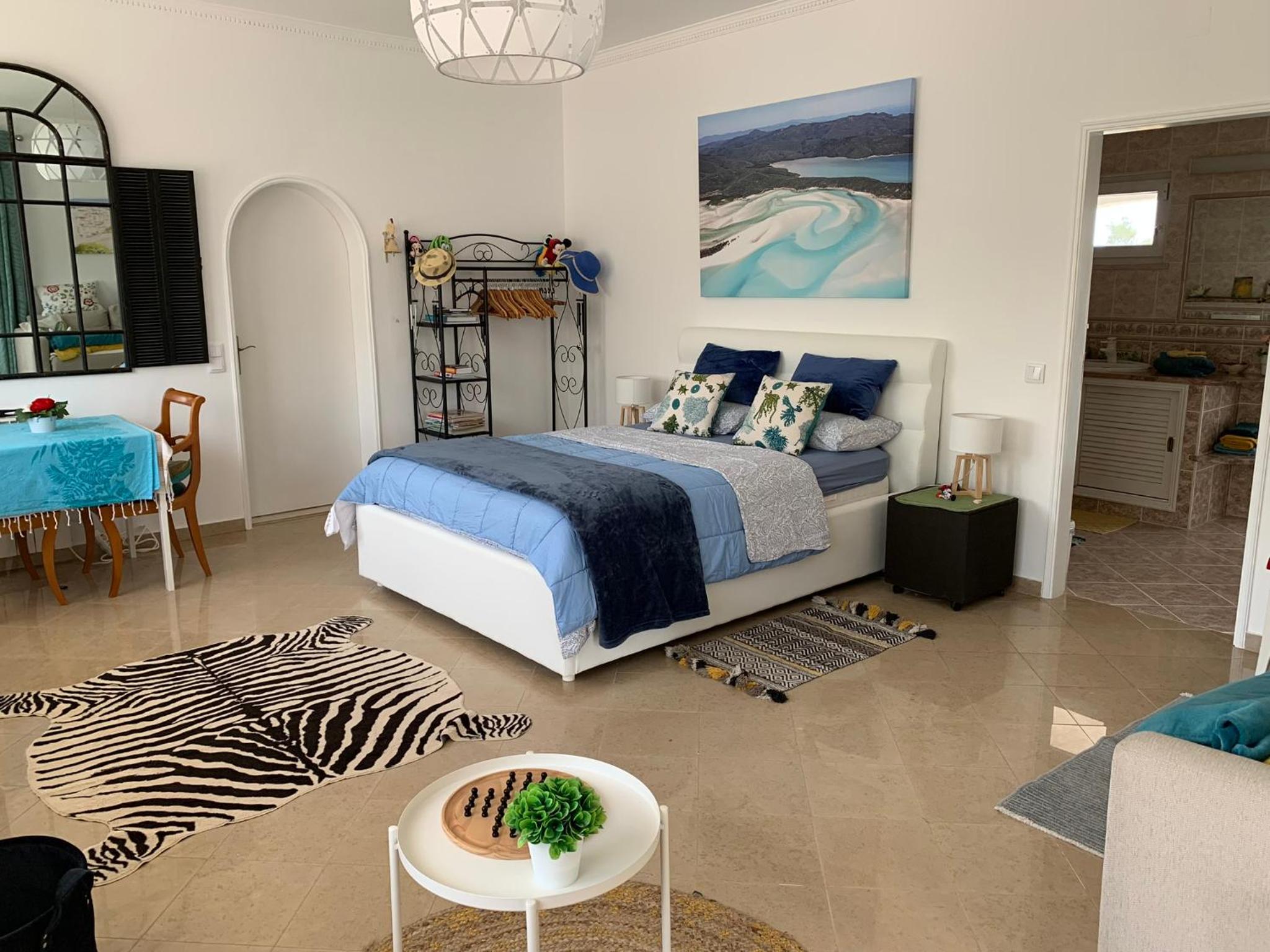 Studio de la Casa Paraiso avec, en plus, une terrasse privative extérieure semi couverte équipée d'un salon d'un coin repas d'une kitchenette, la grande pi view 5