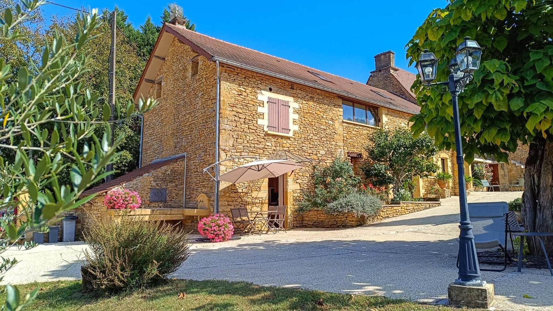 Le Four à Pain, Gîte avec piscine et SPA proche Sarlat view 2