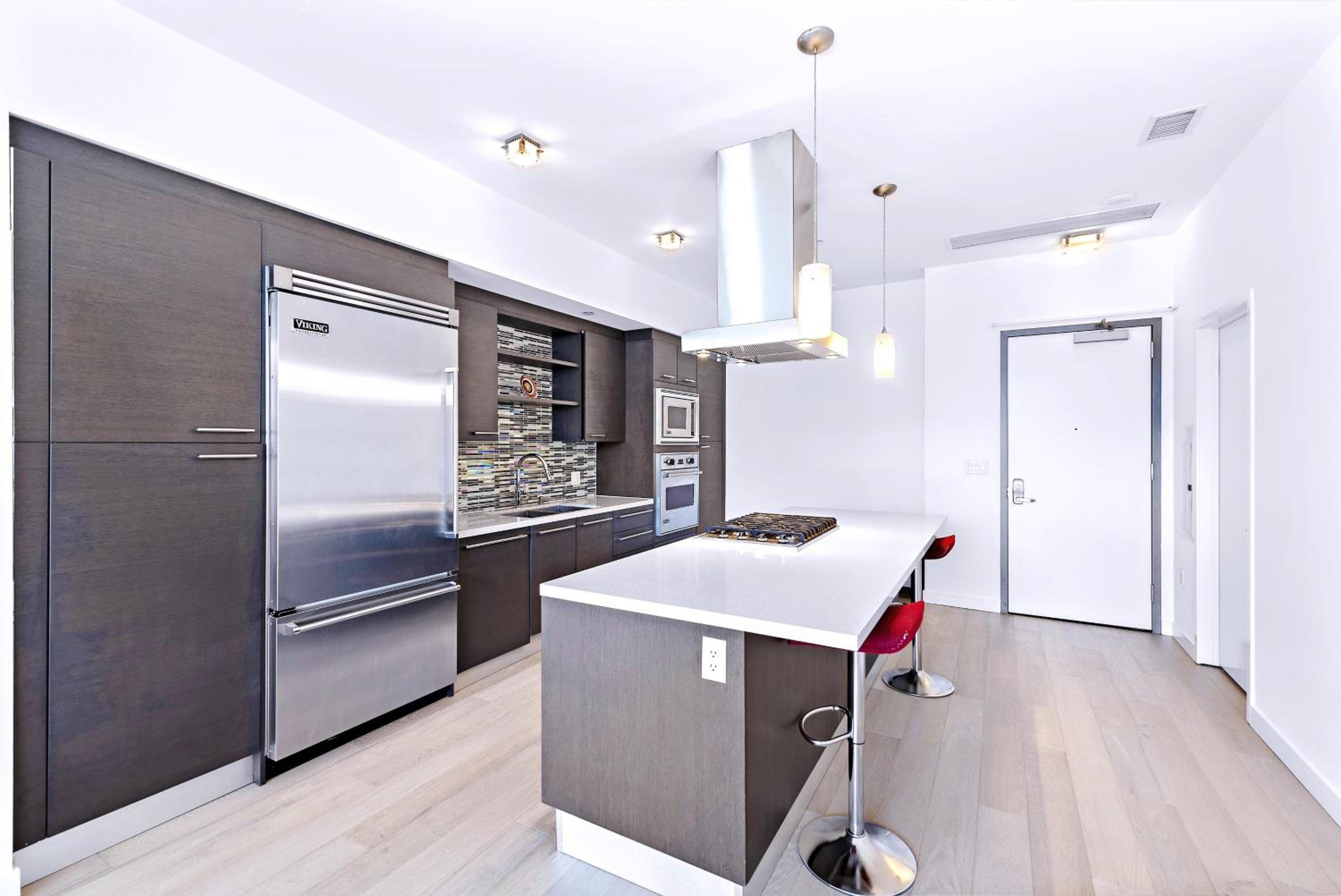 25th floor Luxury Penthouse view 3