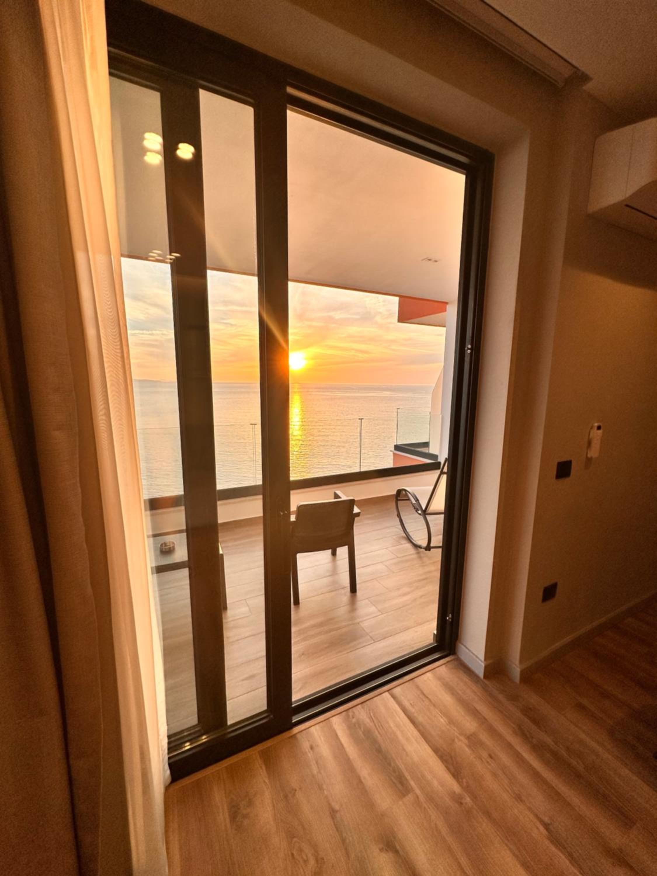 LOOKOUT Apartments