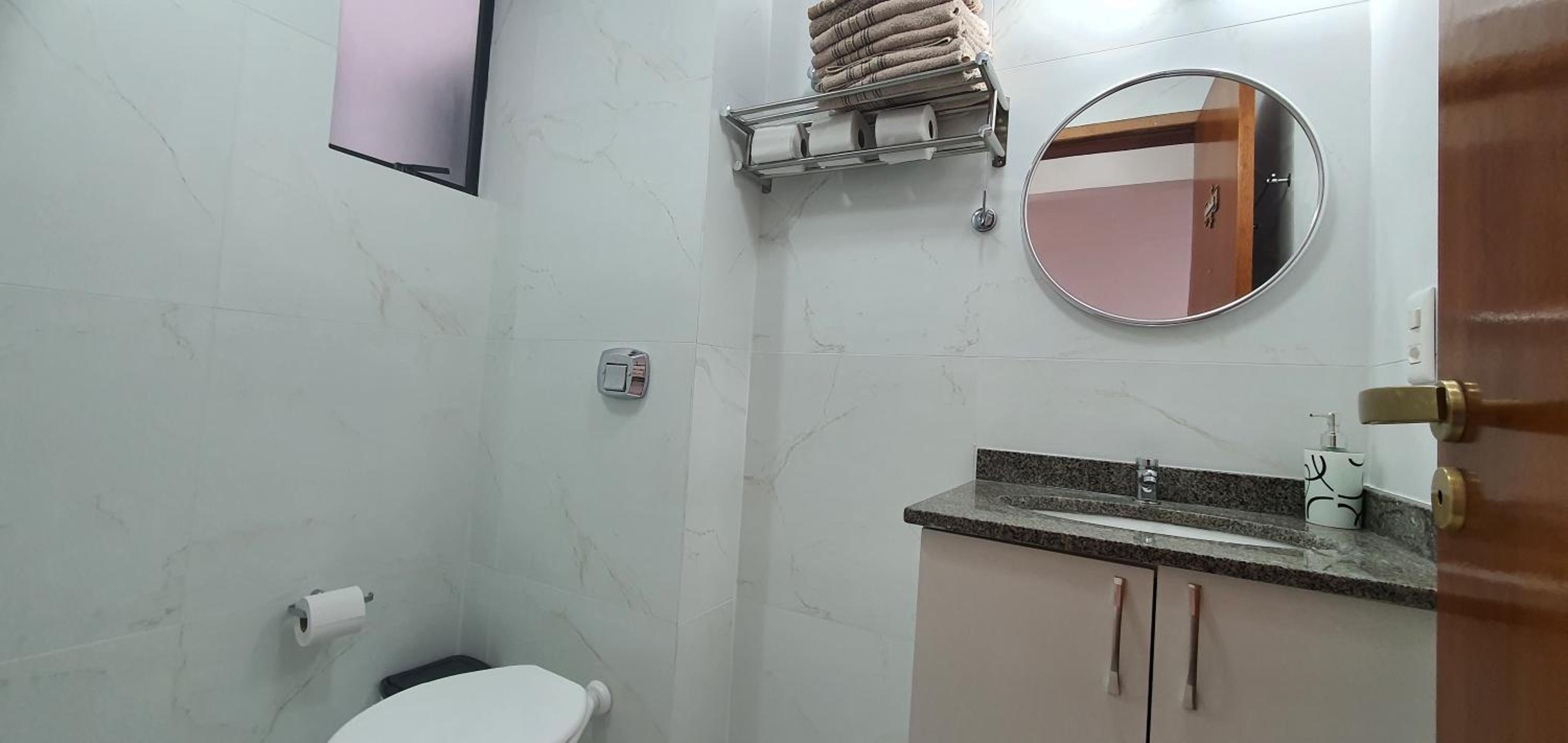 Apartamento TOP no centrinho da praia 01 quarto