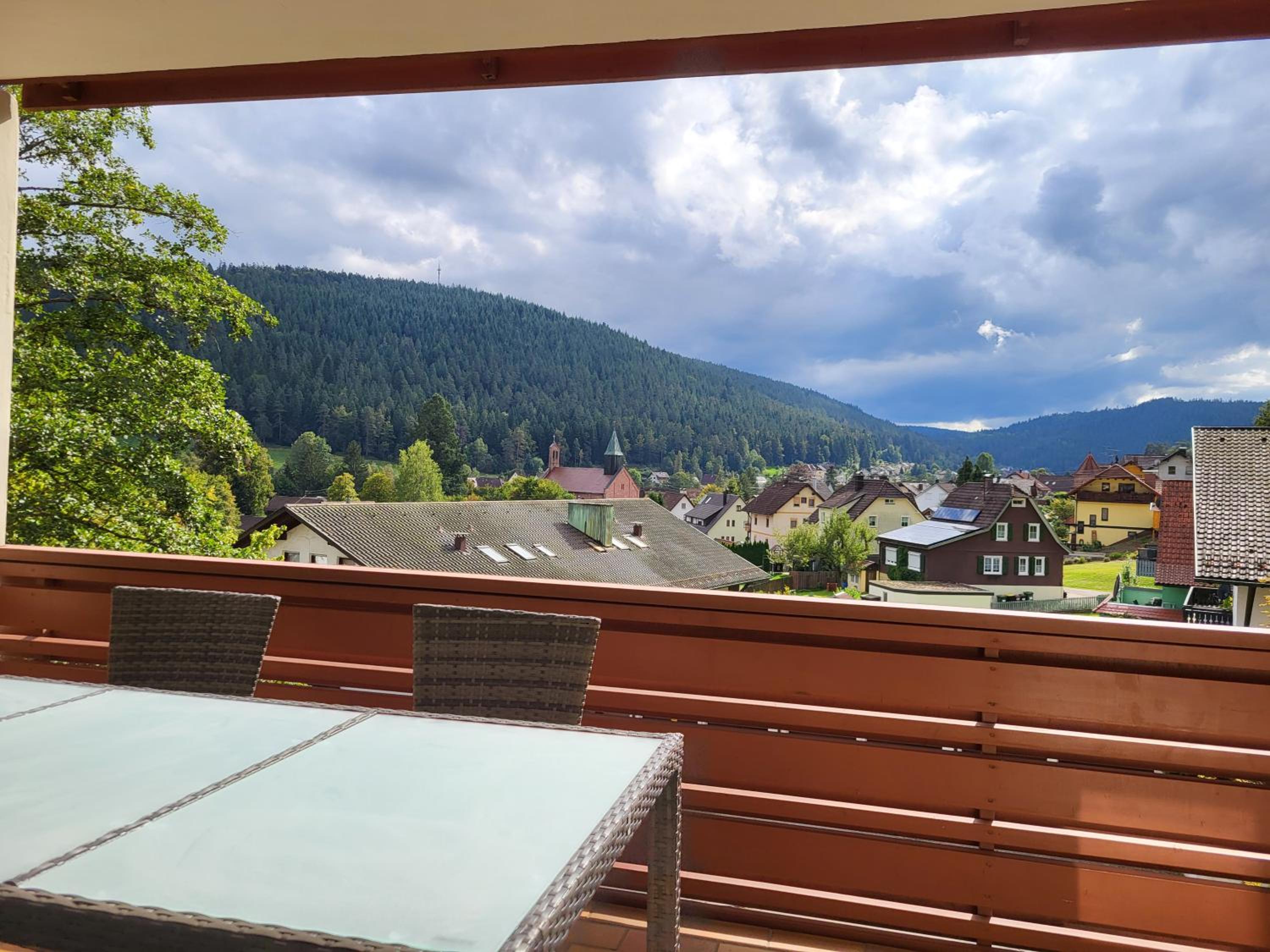 Schwarzwaldsuite mit Panorama Waldblick