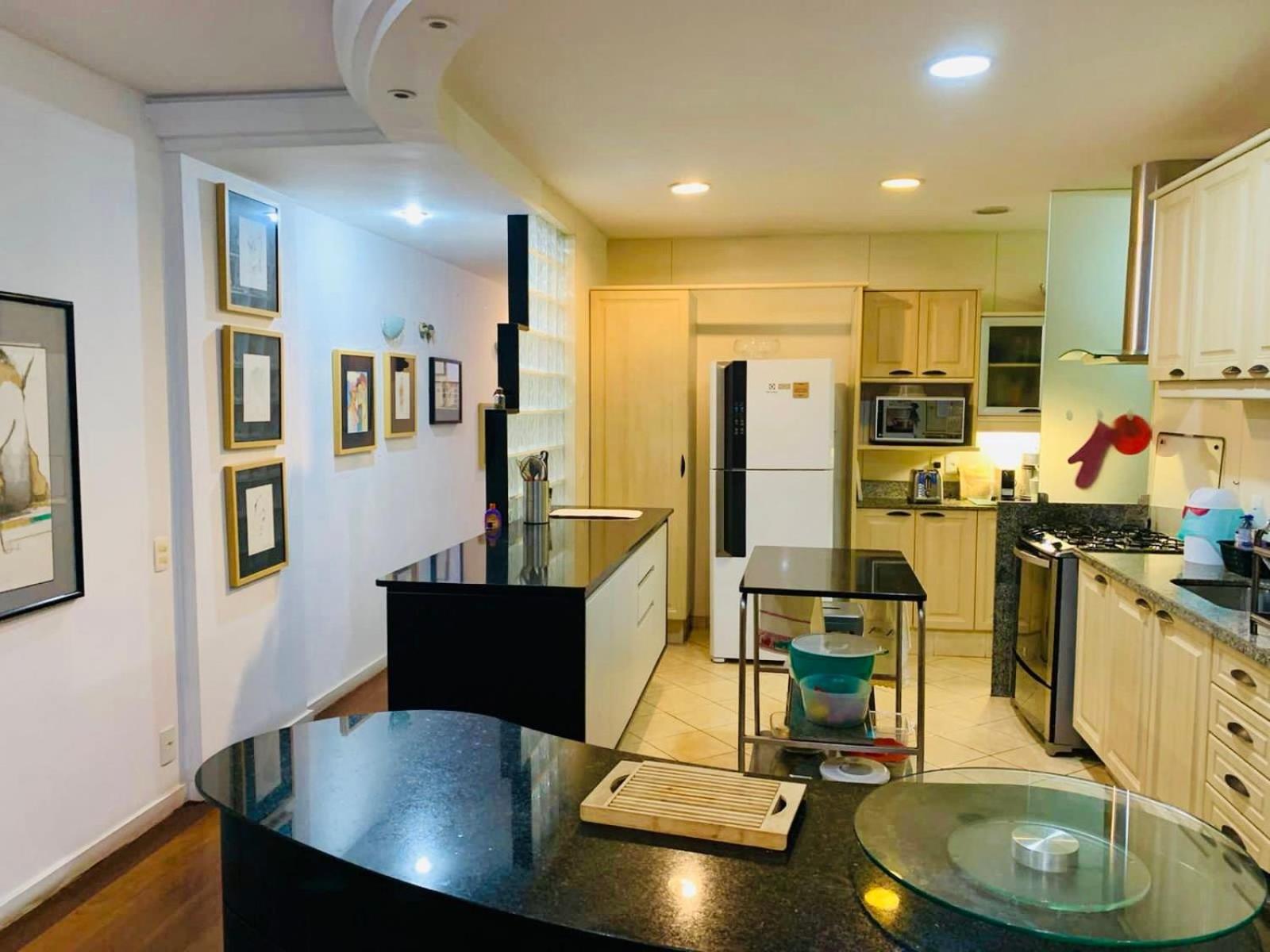 Apartamento J Oceânico 2 suites garagem e proximo a praia