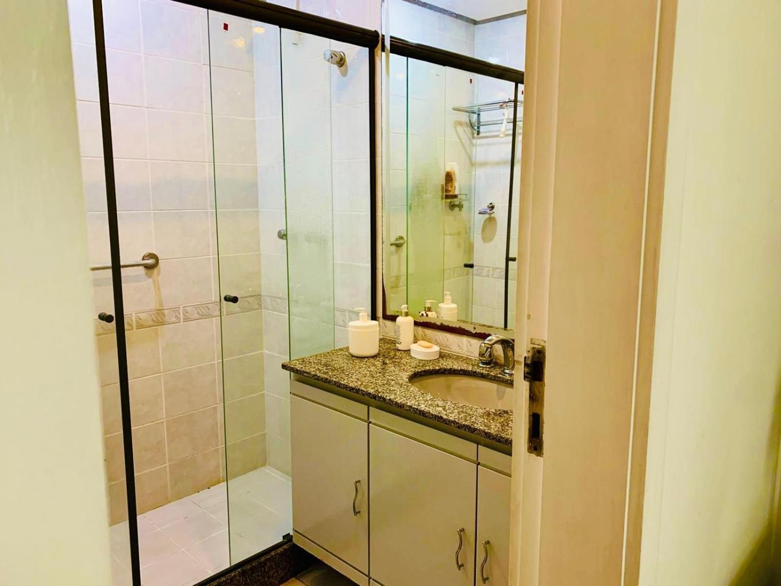 Apartamento J Oceânico 2 suites garagem e proximo a praia