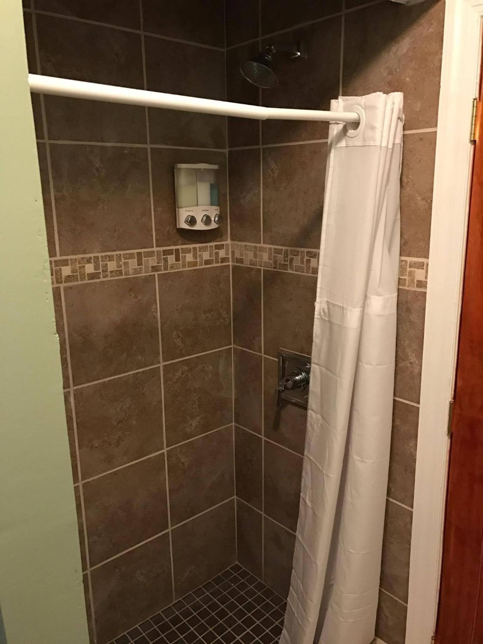 102 Private Room-Double Twin Bed in CoHi DC! photo 4