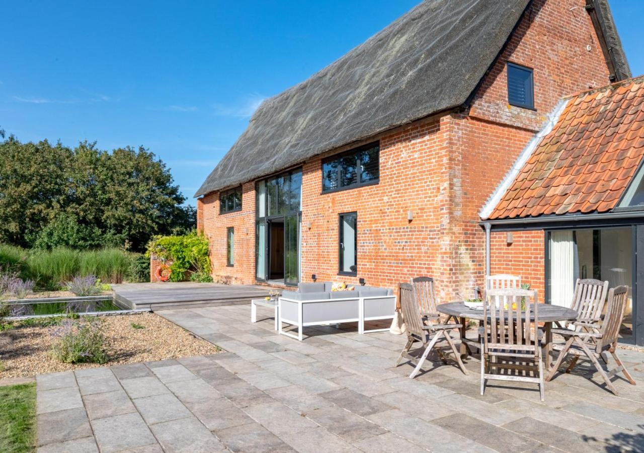 Alexandra Barn
