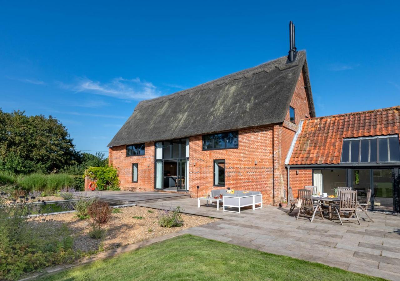 Alexandra Barn
