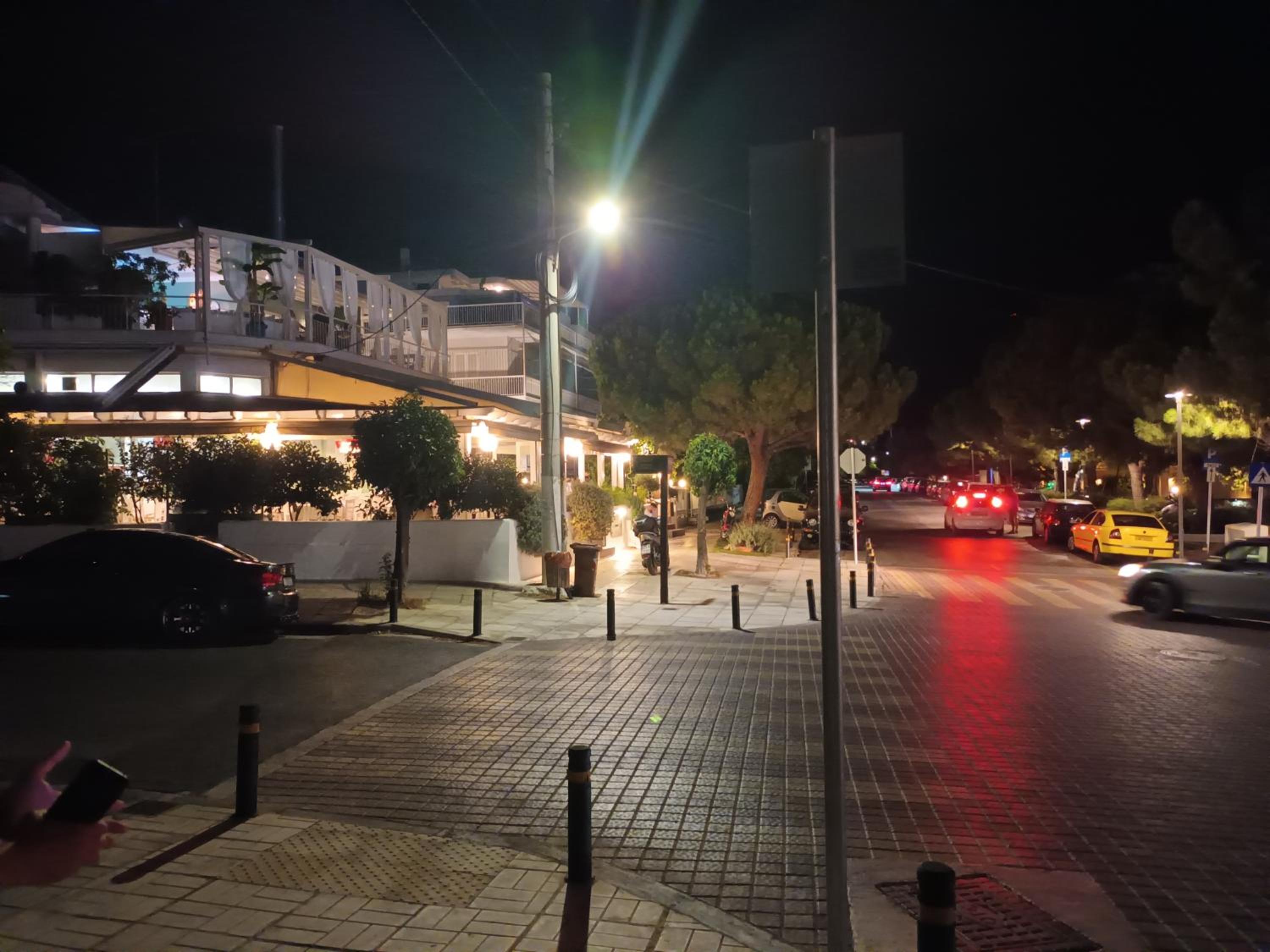 VOULIAGMENI RIVIERA center between Beach and Lake