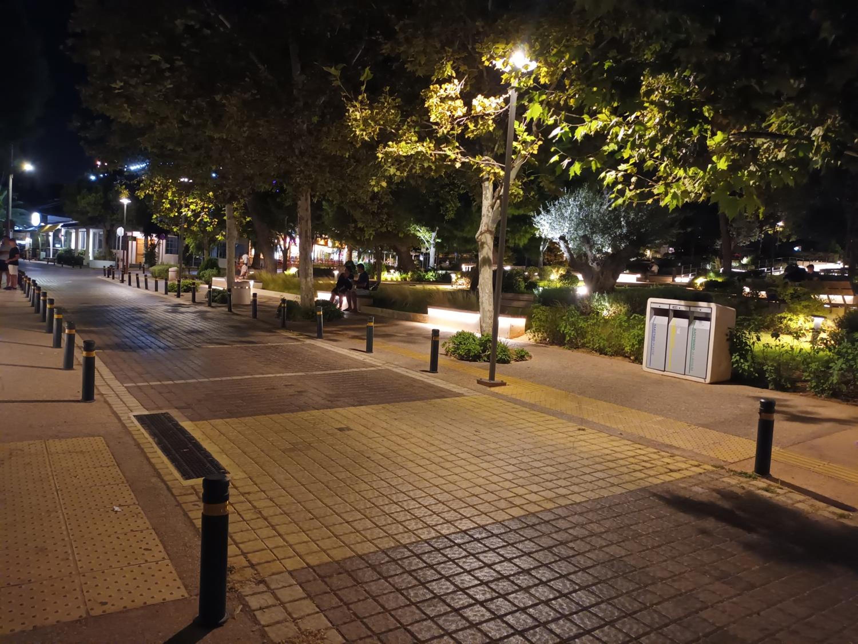 VOULIAGMENI RIVIERA center between Beach and Lake
