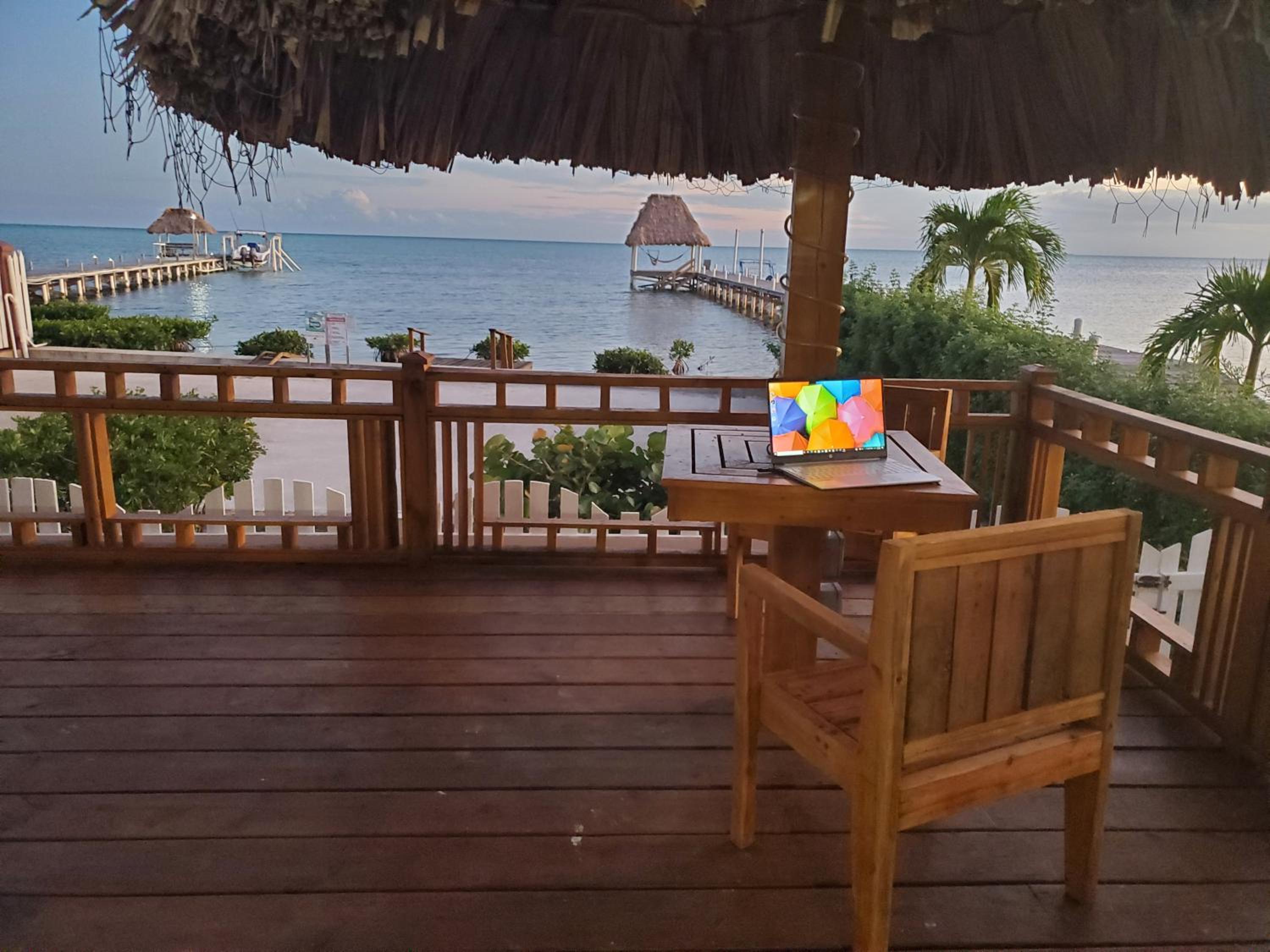 La Perla Azul Beach House with Pool
