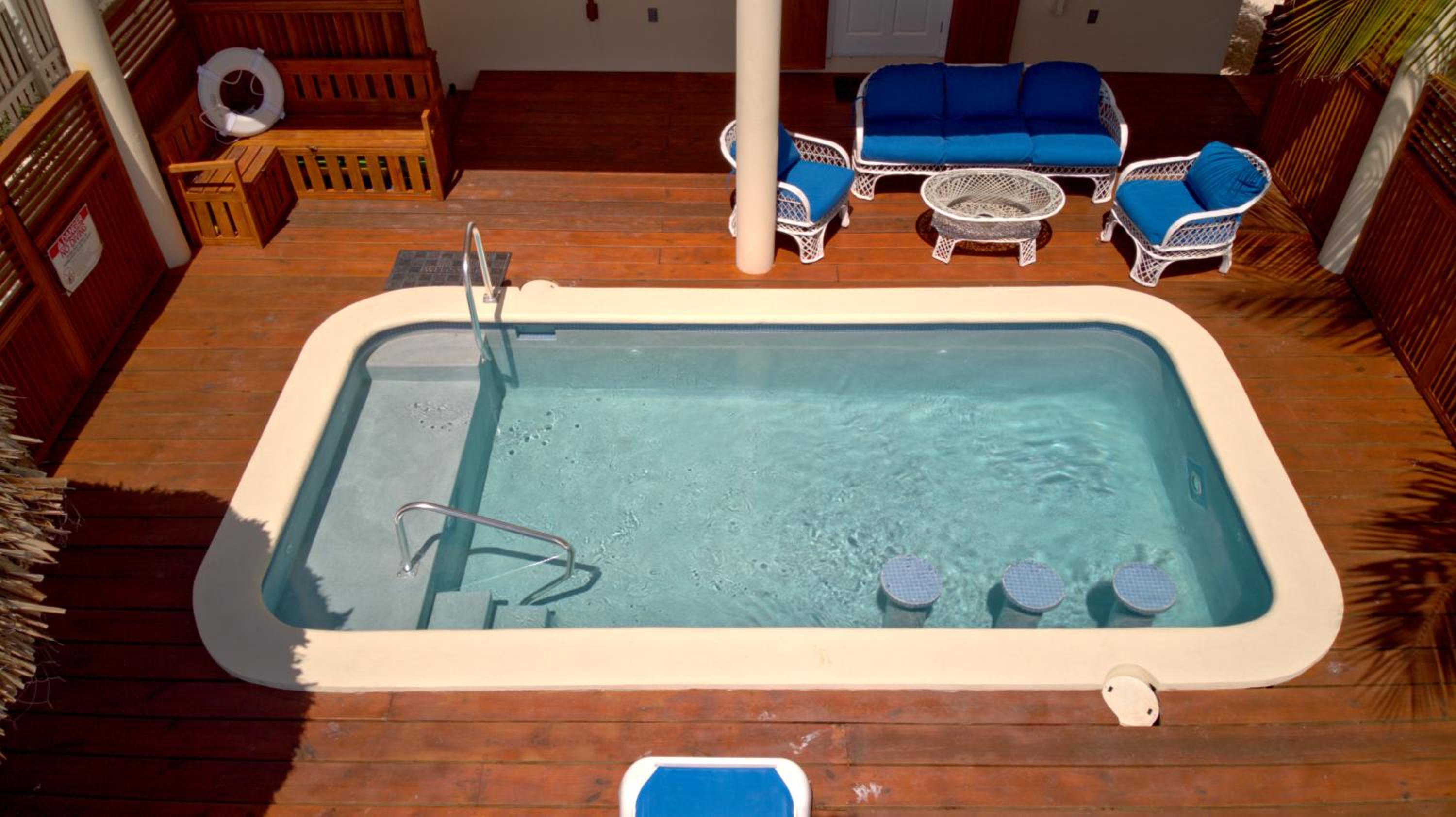La Perla Azul Beach House with Pool