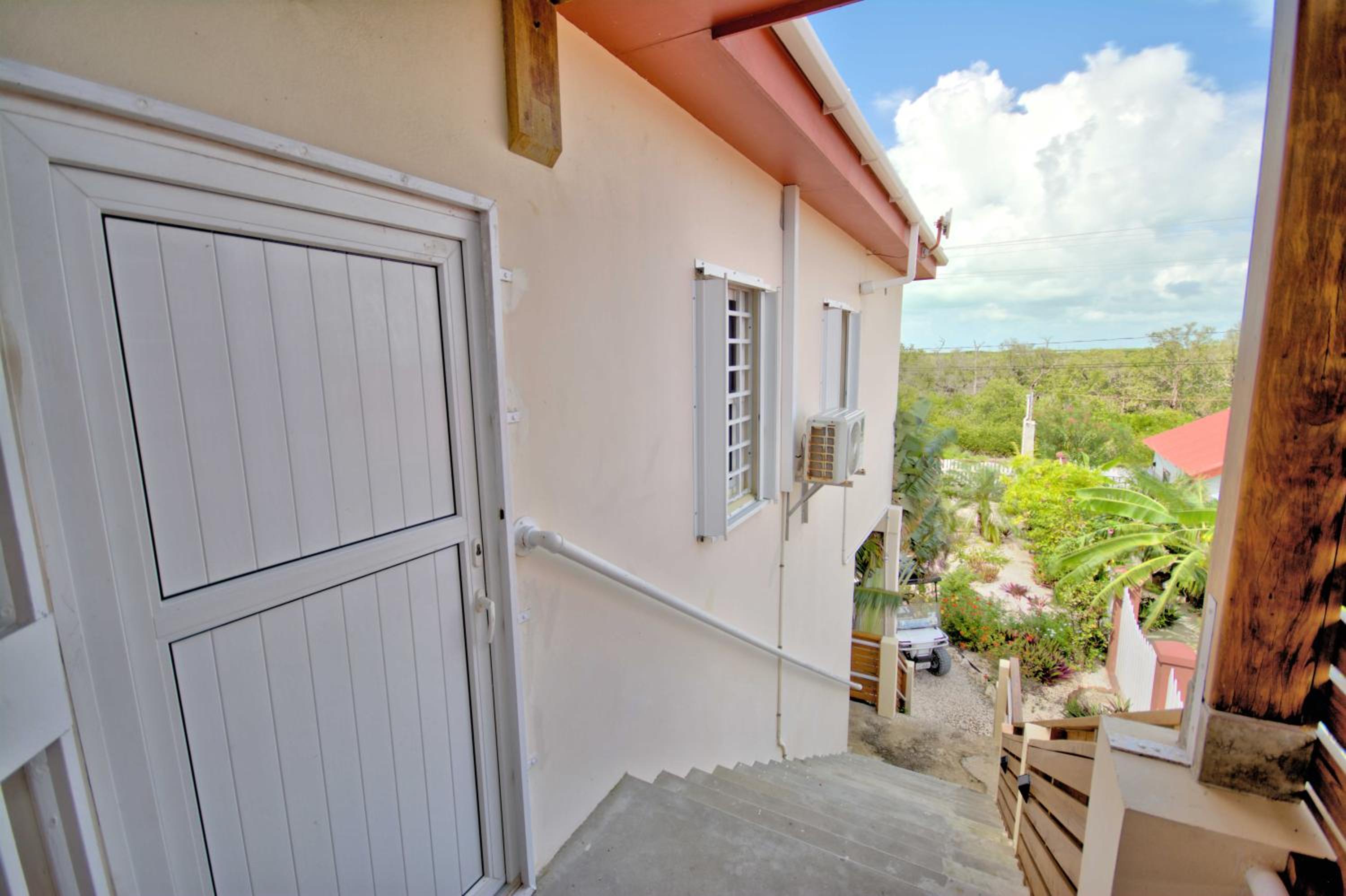La Perla Azul Beach House with Pool