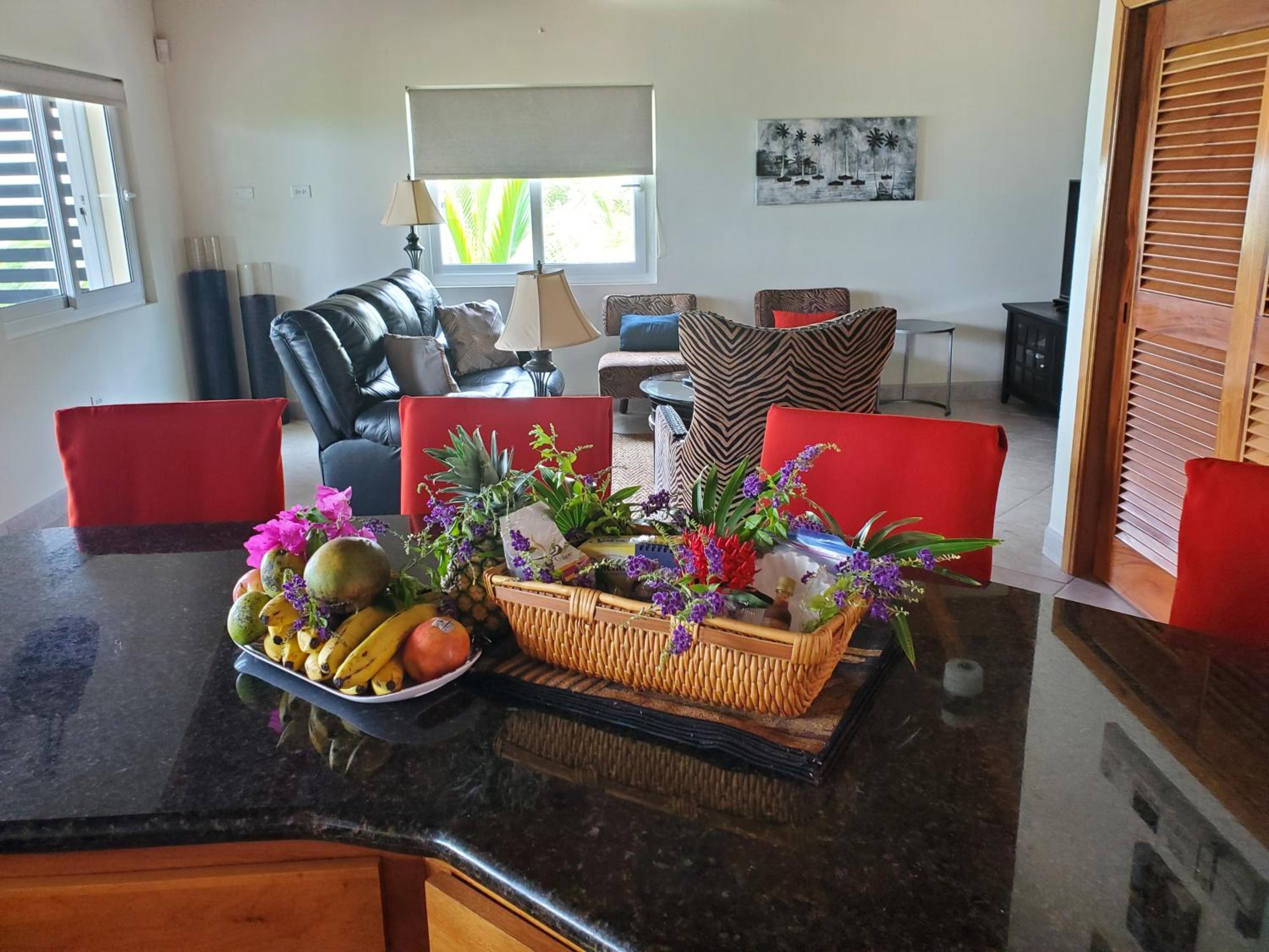 La Perla Azul Beach House with Pool
