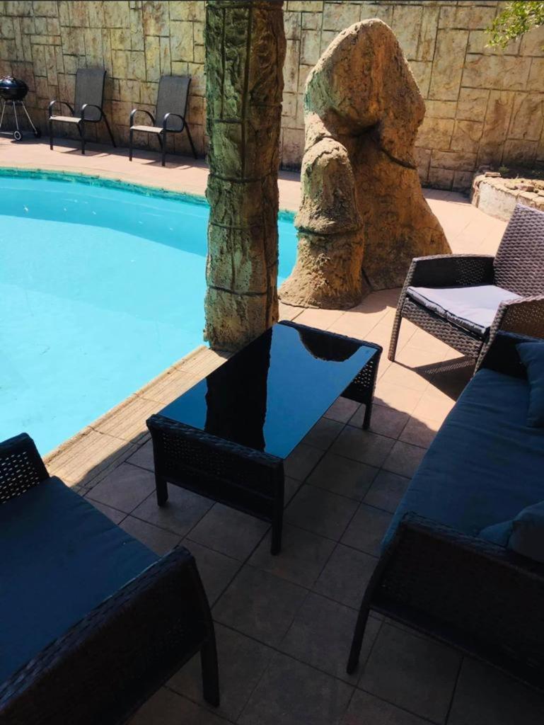 EXCLUSIVE GUEST HOUSE