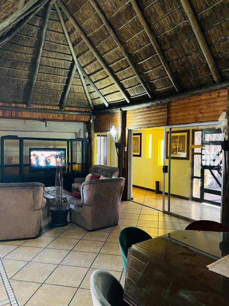 EXCLUSIVE GUEST HOUSE
