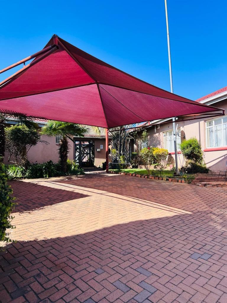 EXCLUSIVE GUEST HOUSE
