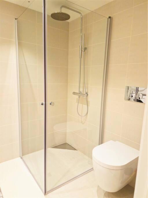 Demims Apartments Lillestrøm - Modern & Super Central - 10mins from Oslo S view 2