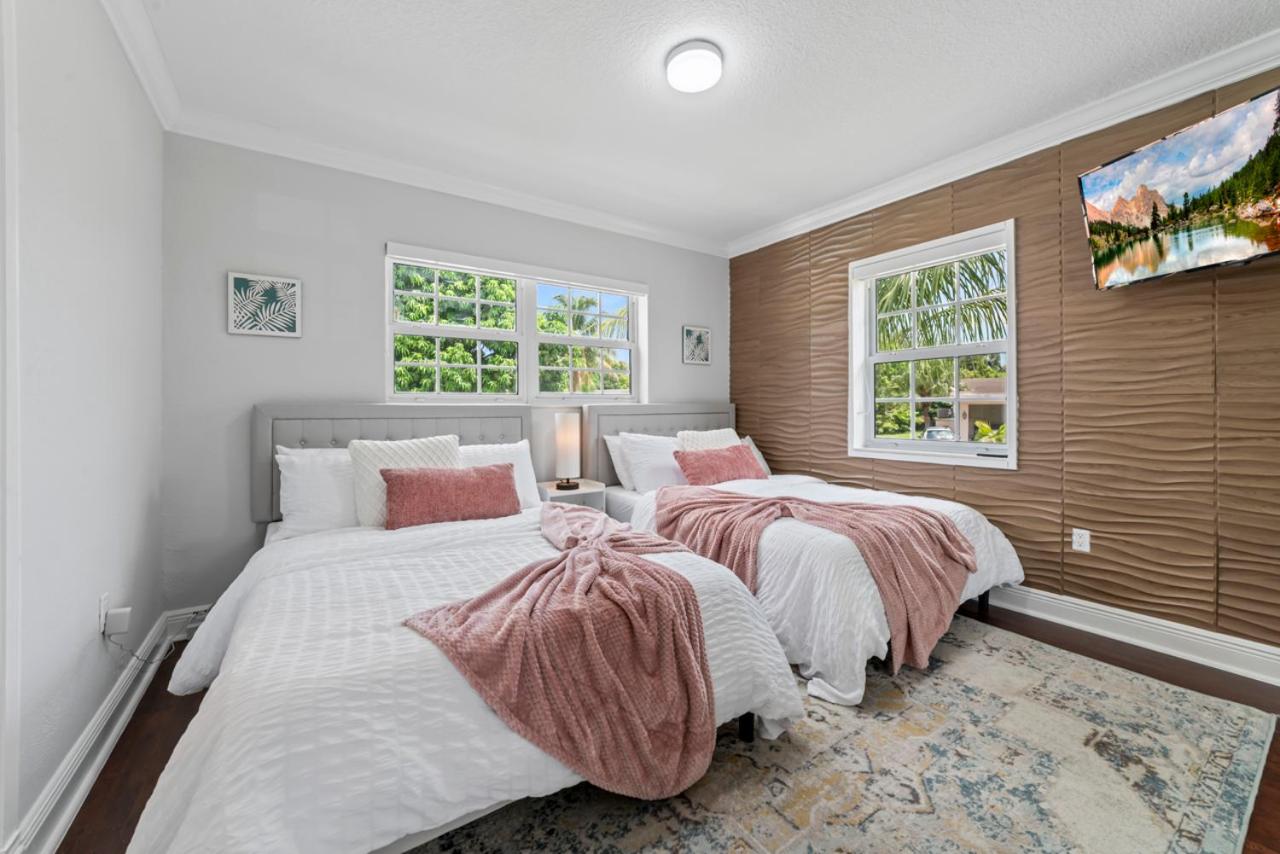 Miami Fun Home with Pool & Games L30