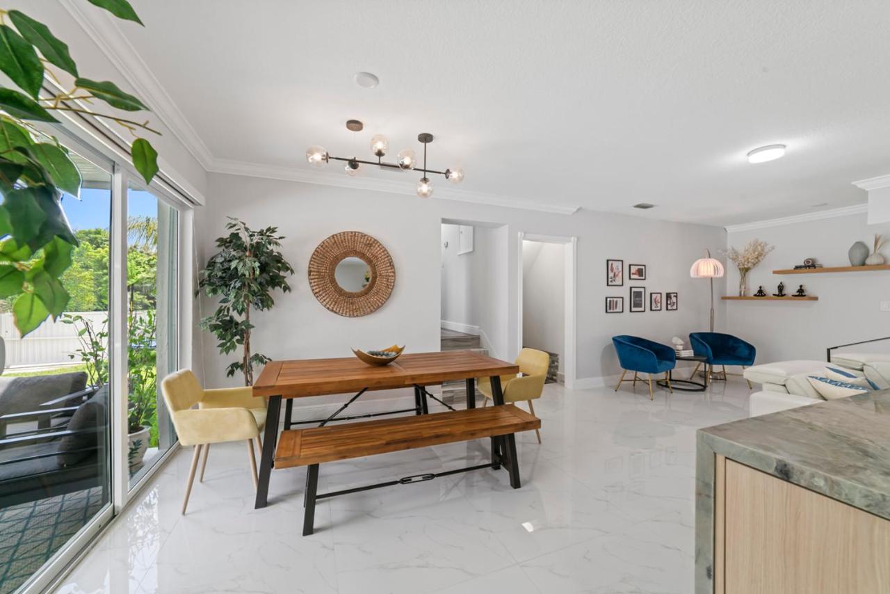 Miami Fun Home with Pool & Games L30