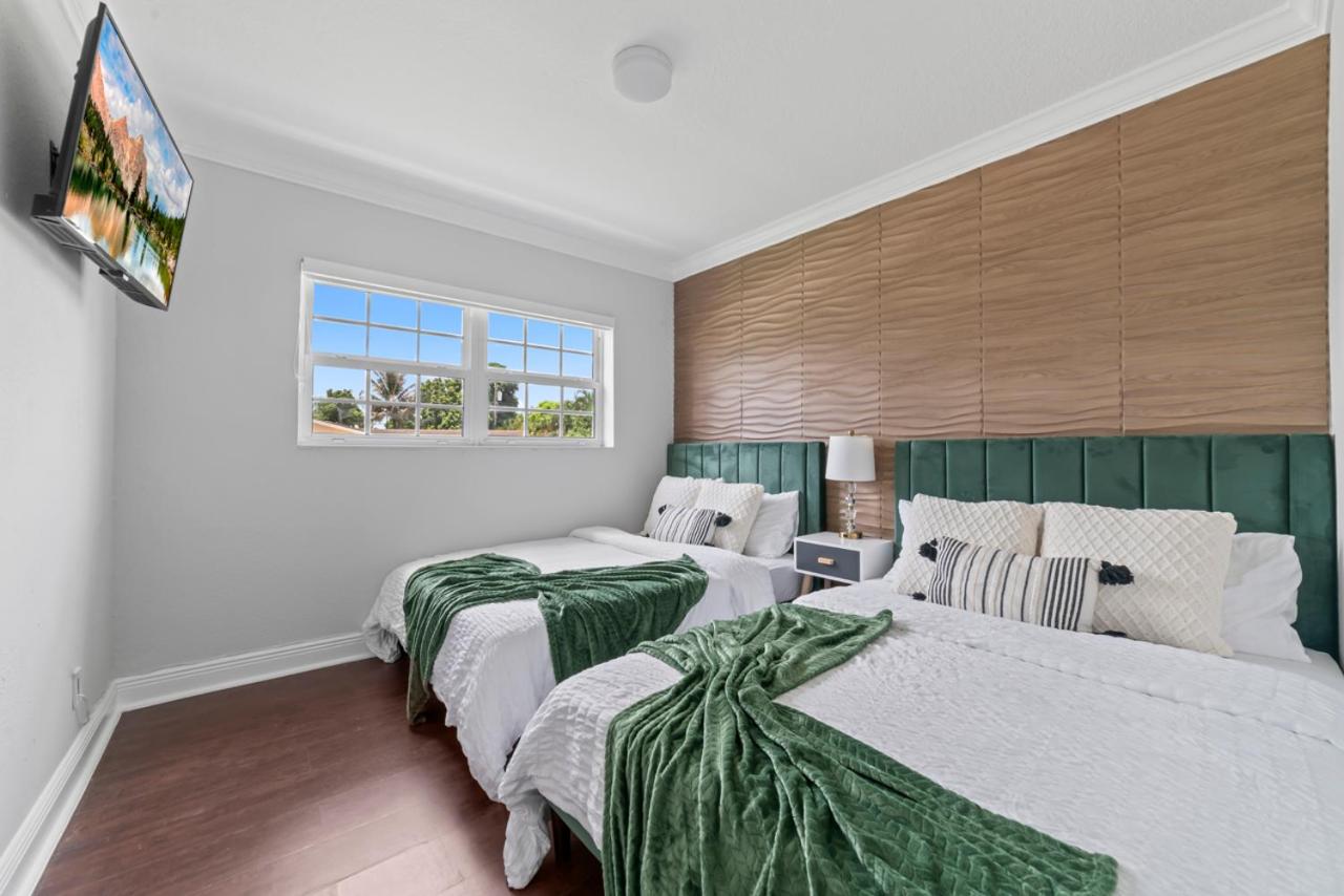 Miami Fun Home with Pool & Games L30