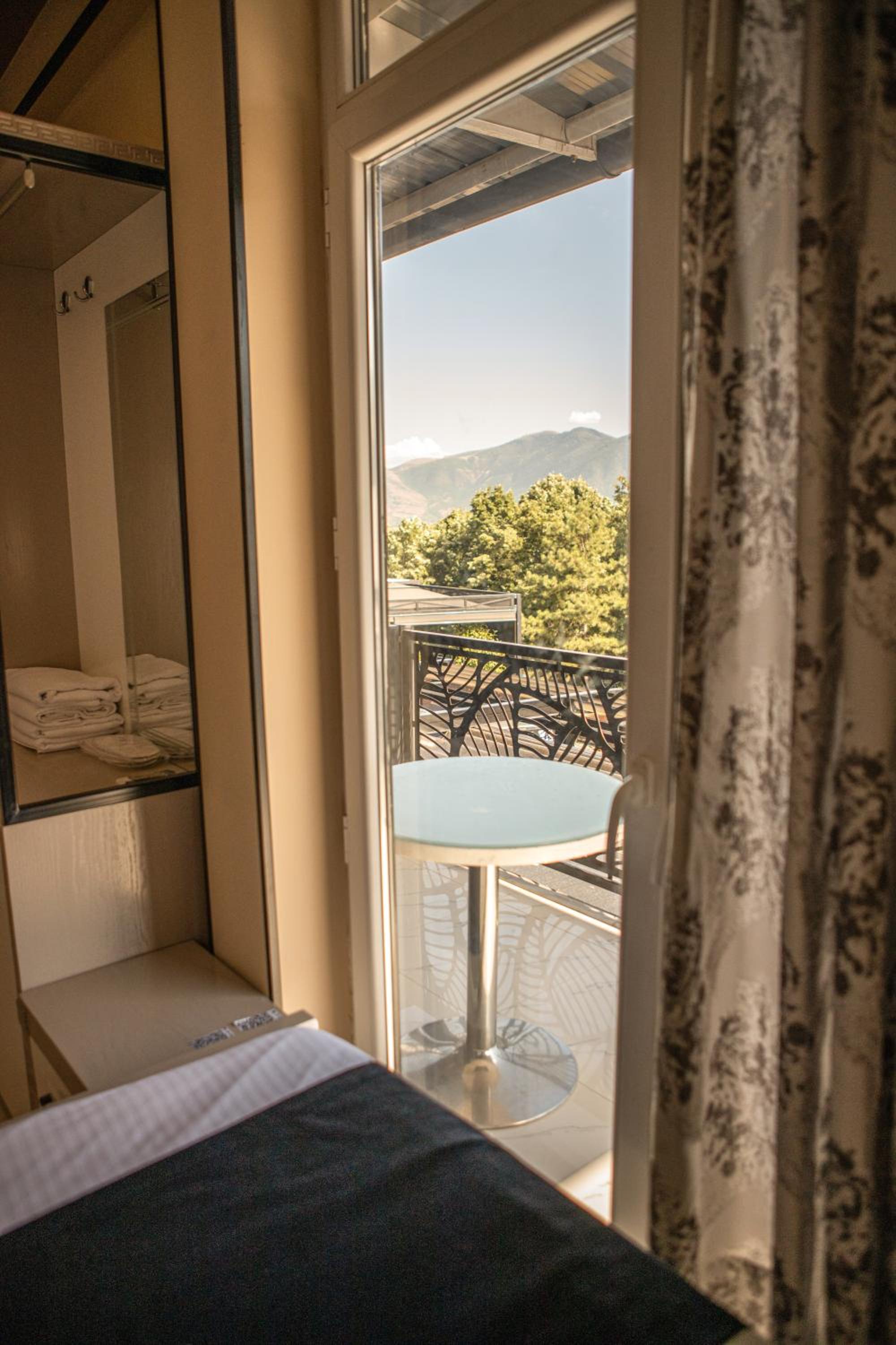 balcony