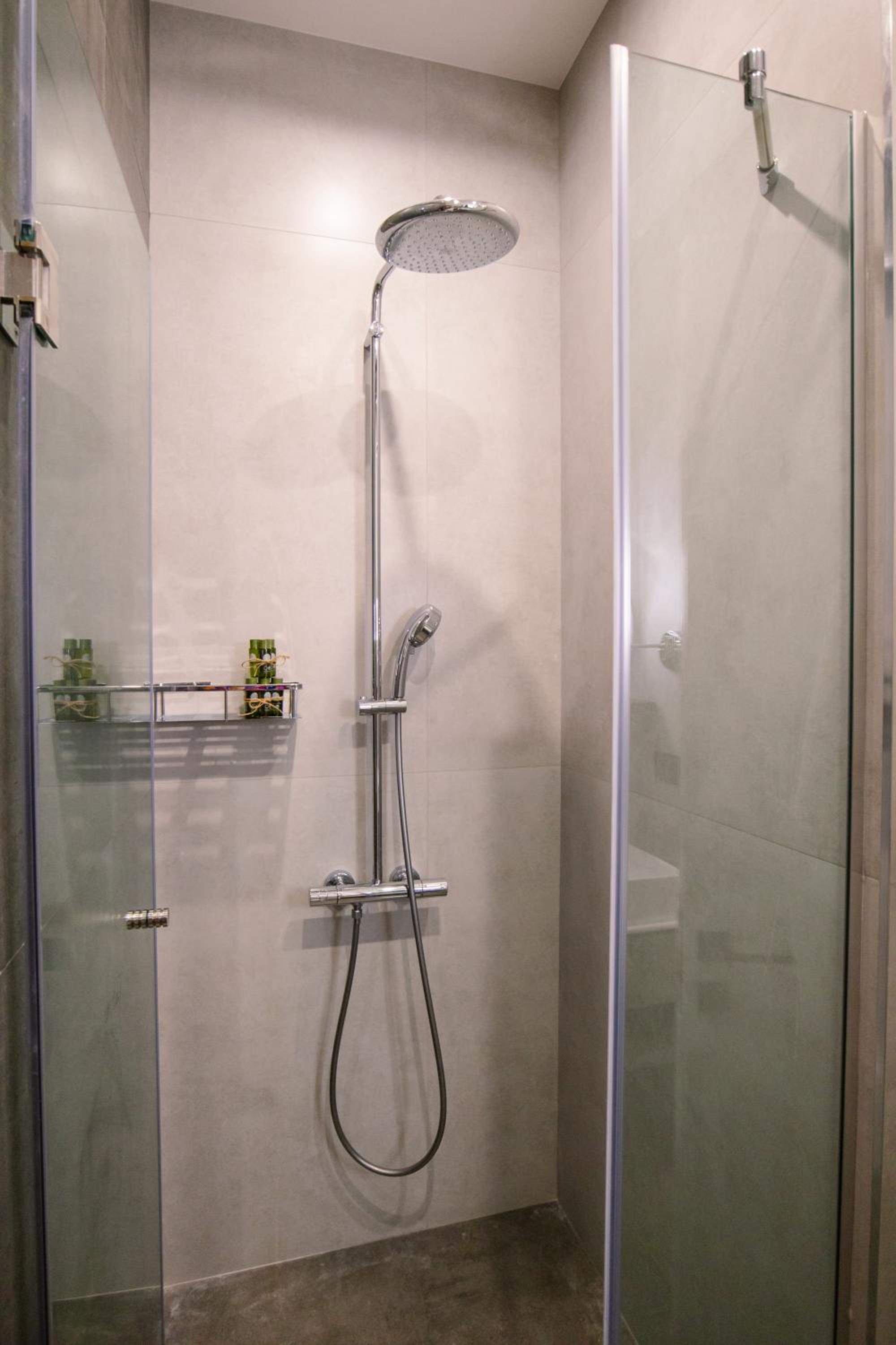 hotelise l Aeon Apartment