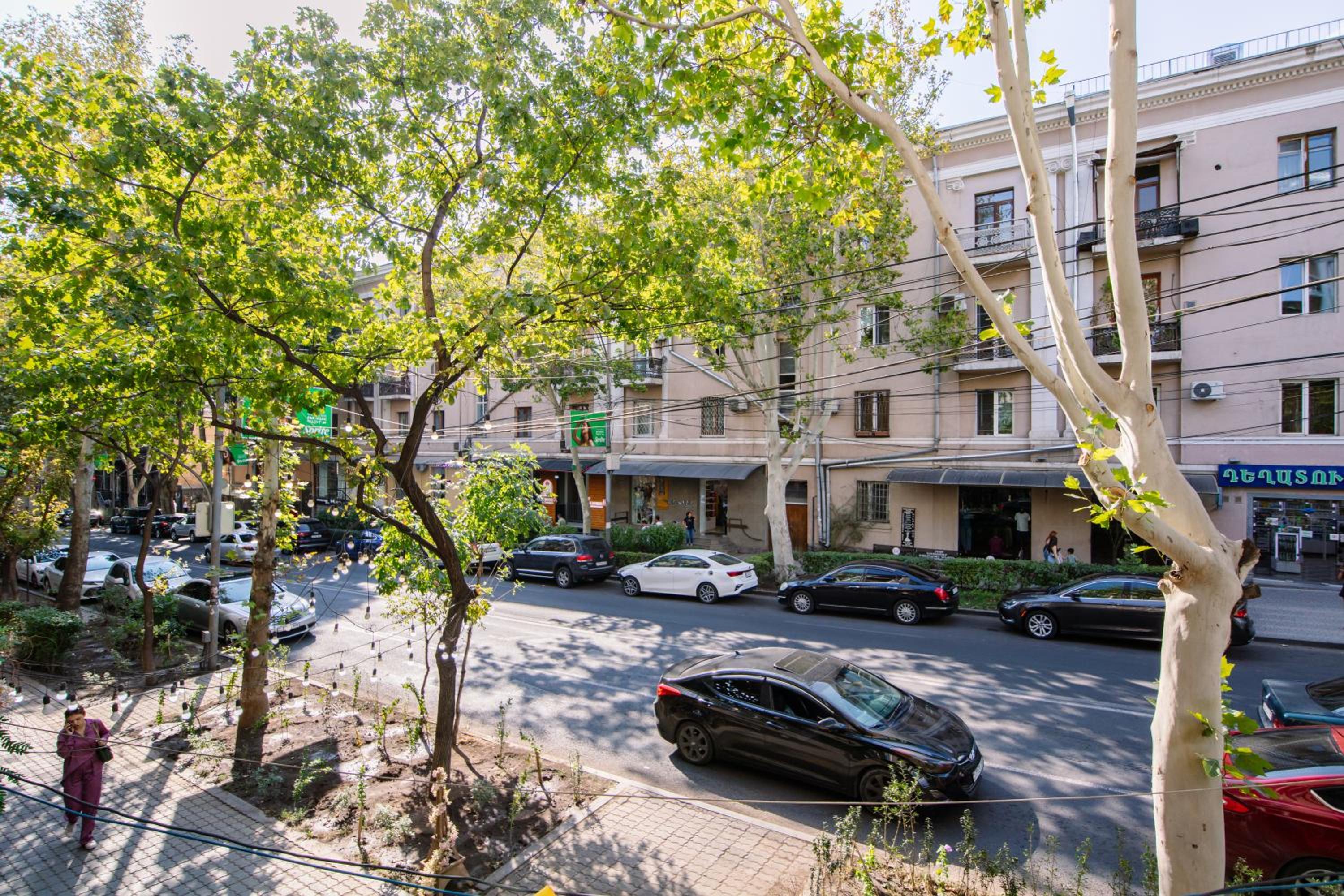 hotelise l Aeon Apartment