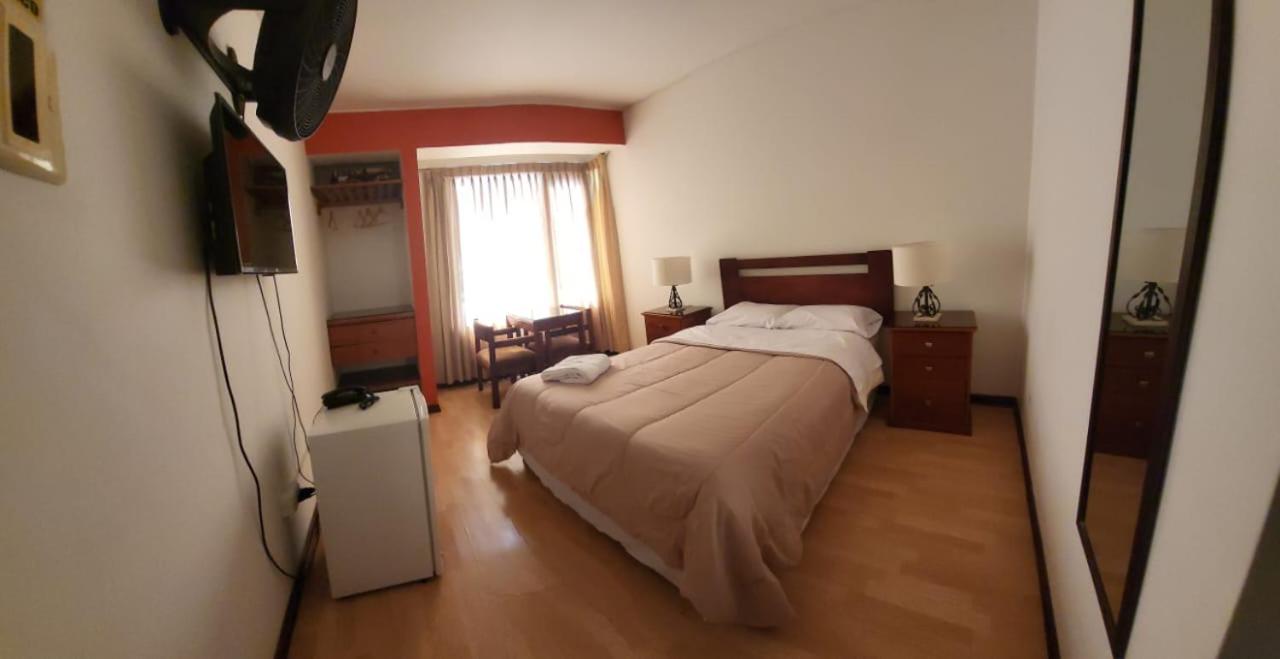 Hostal El Candelabro