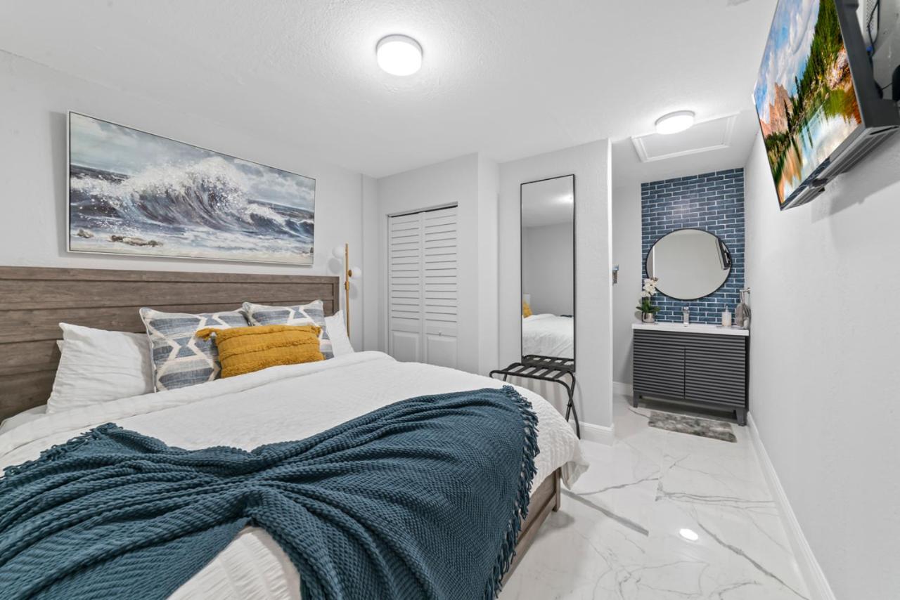 Miami Fun Home with Pool & Games L30