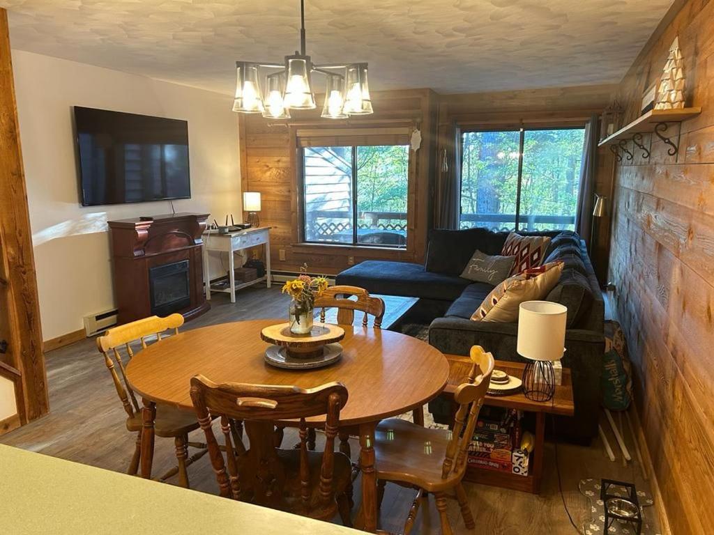 Townhouse in Seven Springs 3bed 2bath sleeps 8 aircon wifi