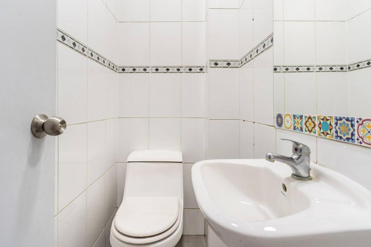 hostal mancora monjitas 755