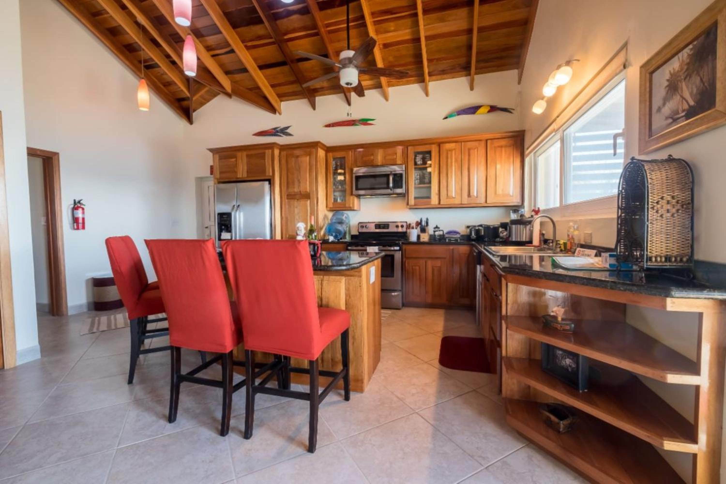 La Perla Azul Beach House with Pool