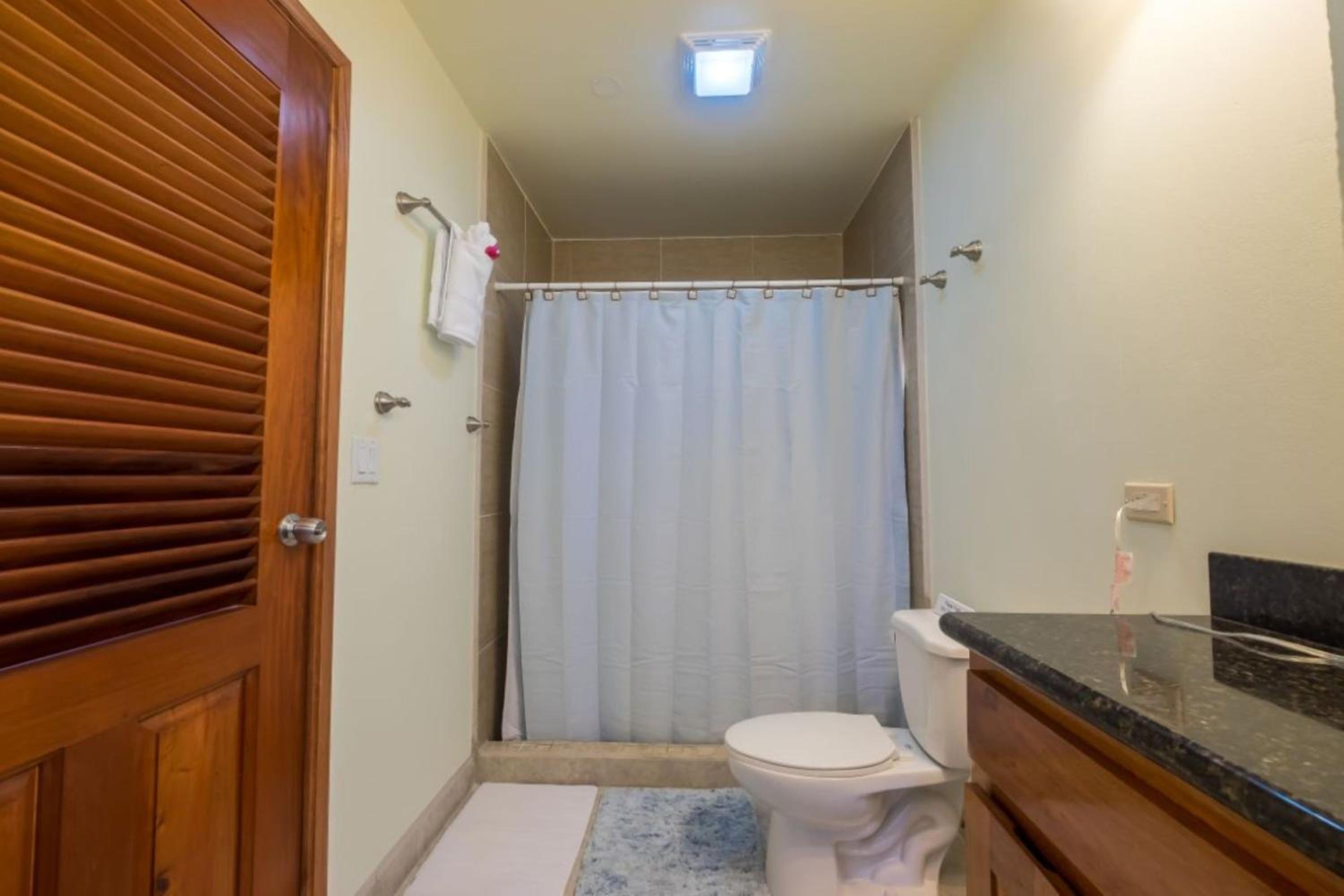 La Perla Azul Beach House with Pool
