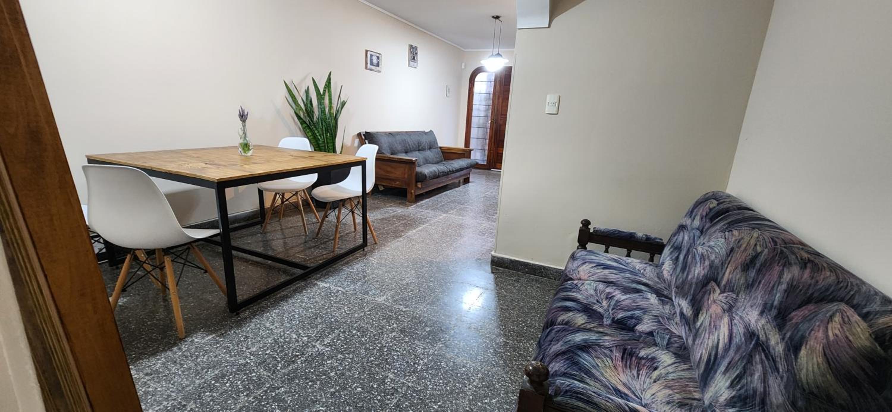 Casa amplia/Excelente ubicación