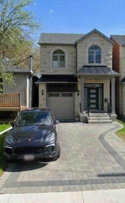 Luxury house, 25 minutes to Toronto Downtown