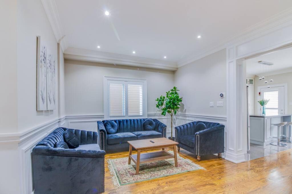Luxury house, 25 minutes to Toronto Downtown