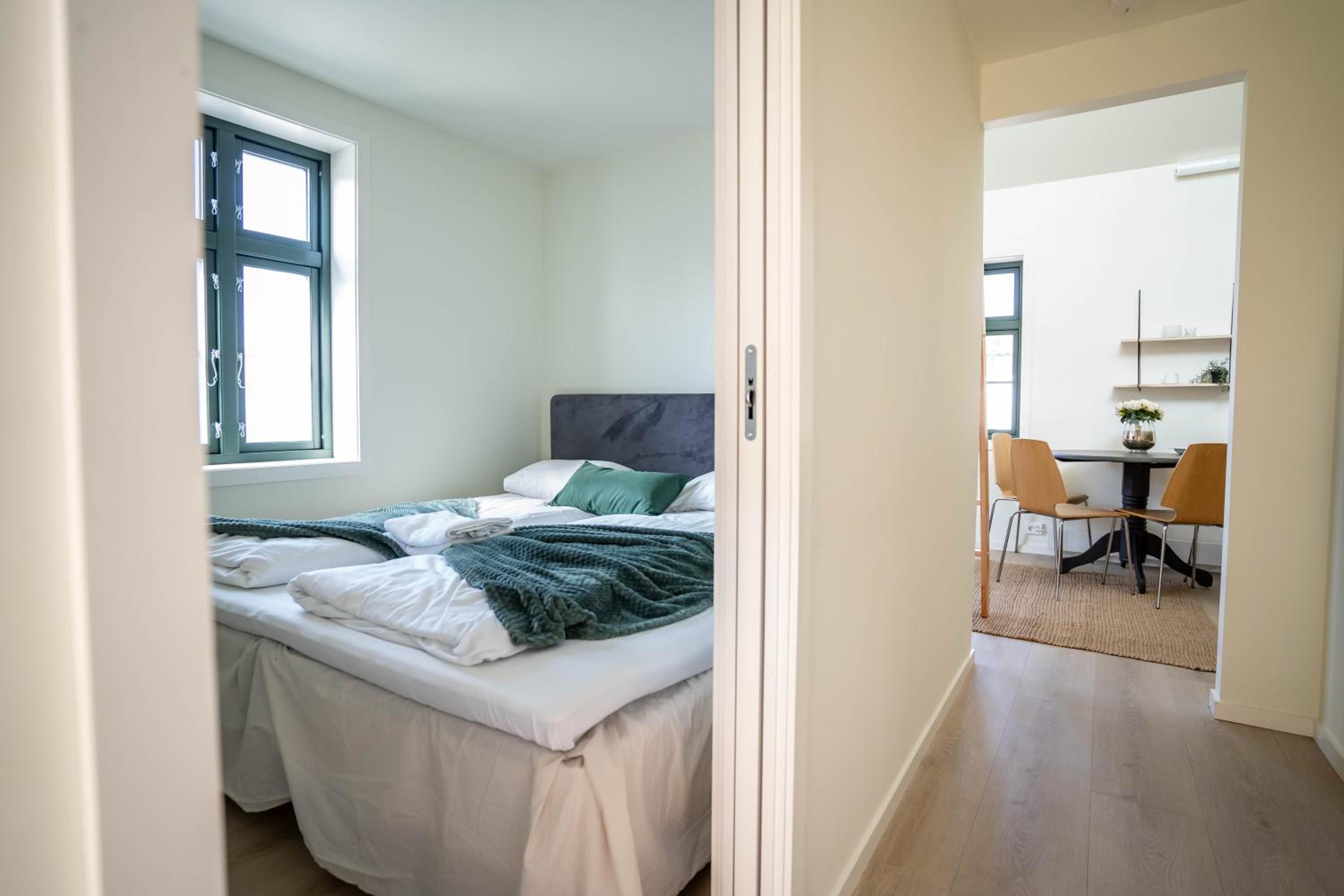 Vibrant apartment on bustling street, above a restaurant - Perfect for tourists,