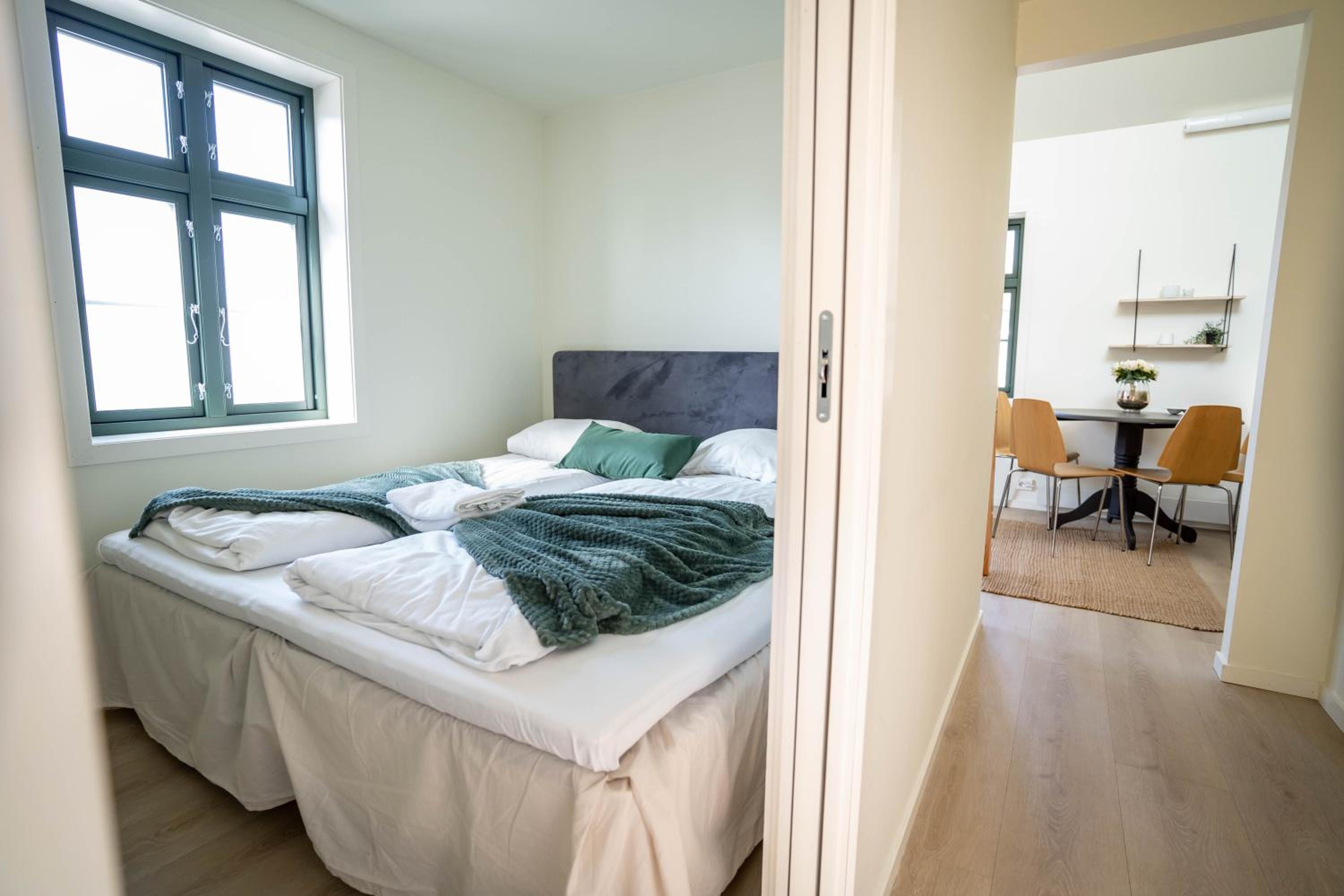 Vibrant apartment on bustling street, above a restaurant - Perfect for tourists,