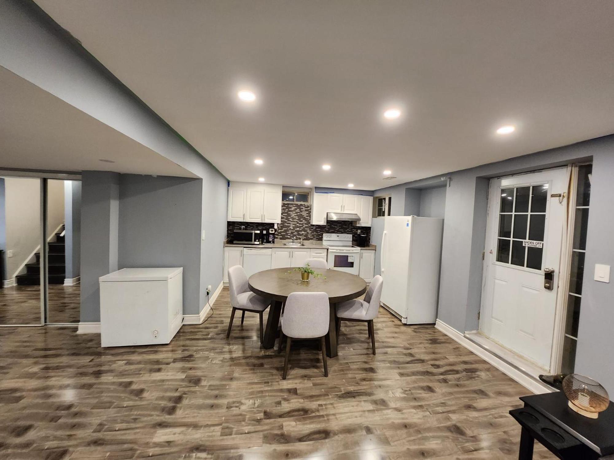 Adorable 2-Bedoom walkout basement Apartment