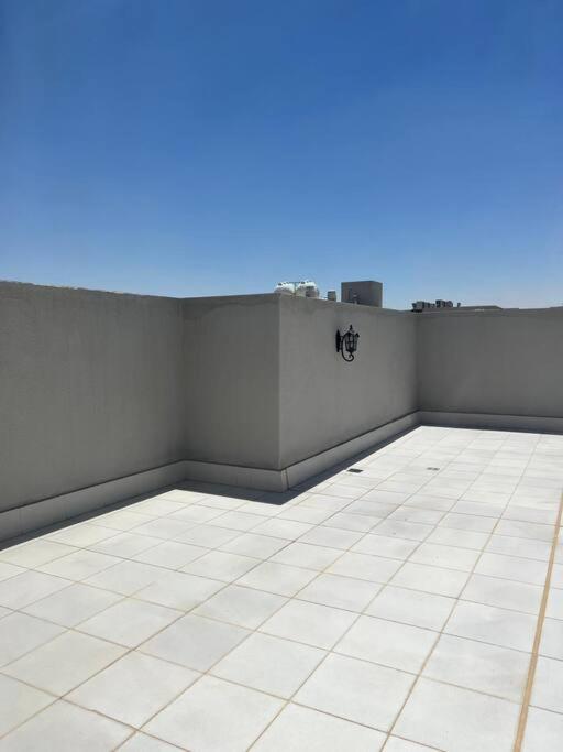 great luxary apt in almajdeah with roof