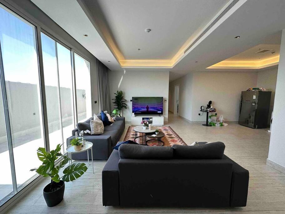 great luxary apt in almajdeah with roof