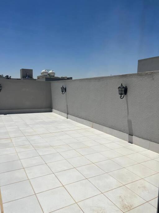 great luxary apt in almajdeah with roof