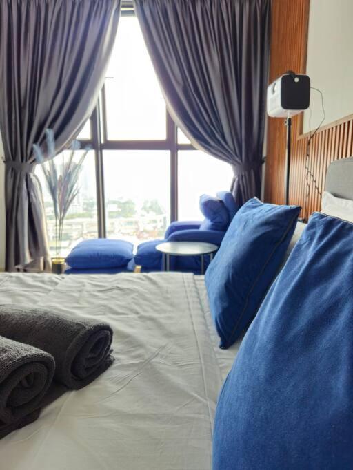 Pool Heaven Studio - 1 MRT stop to TRX The Exchange,free shuttle to MRT