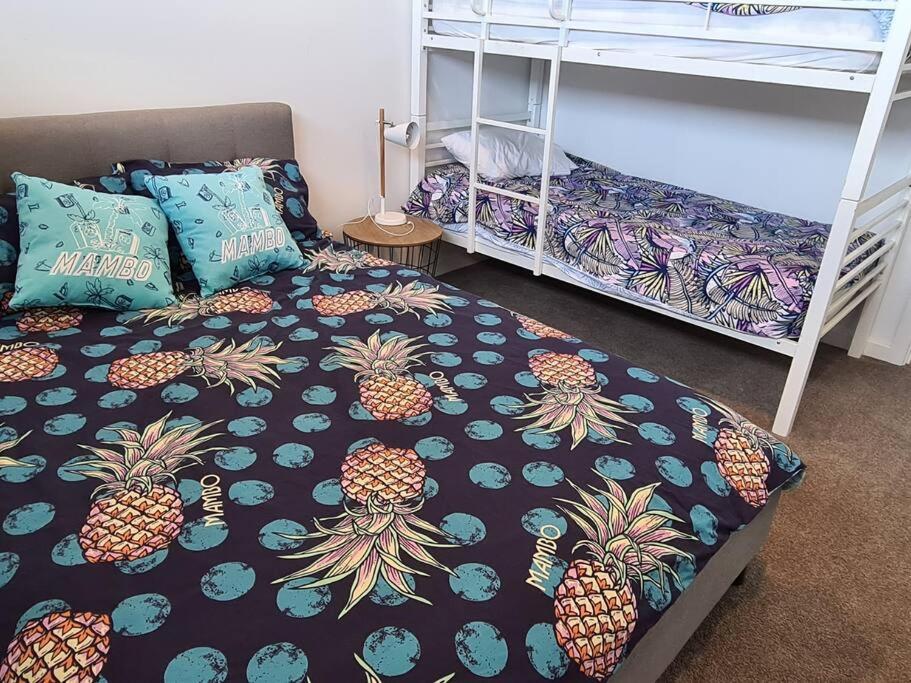 Coastal Palms - relax by the golf course