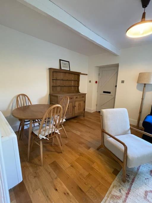 Creekside Cottage 6 Church Park Kingswear view 5